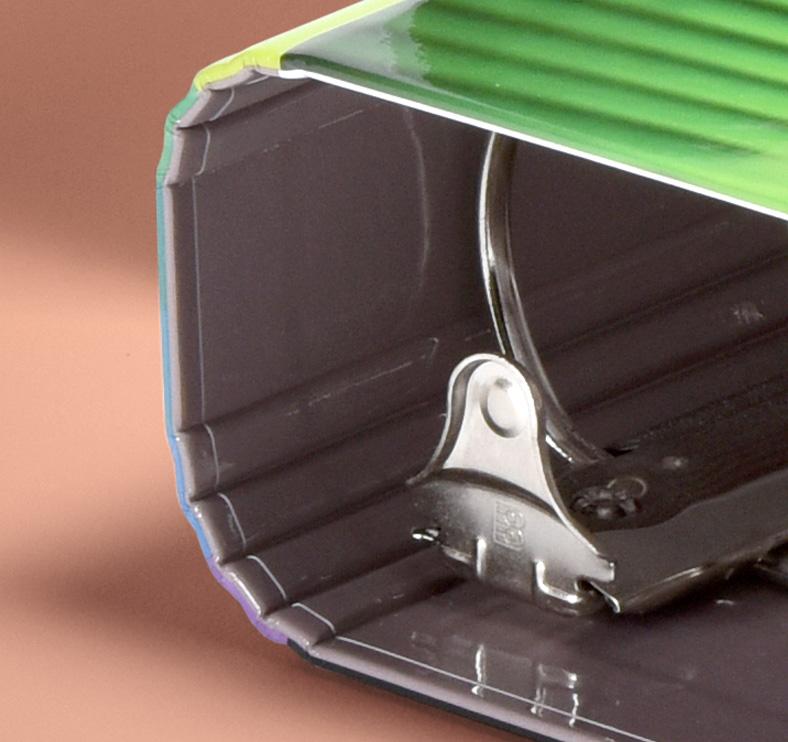 Multi-hinged binder spine closeup