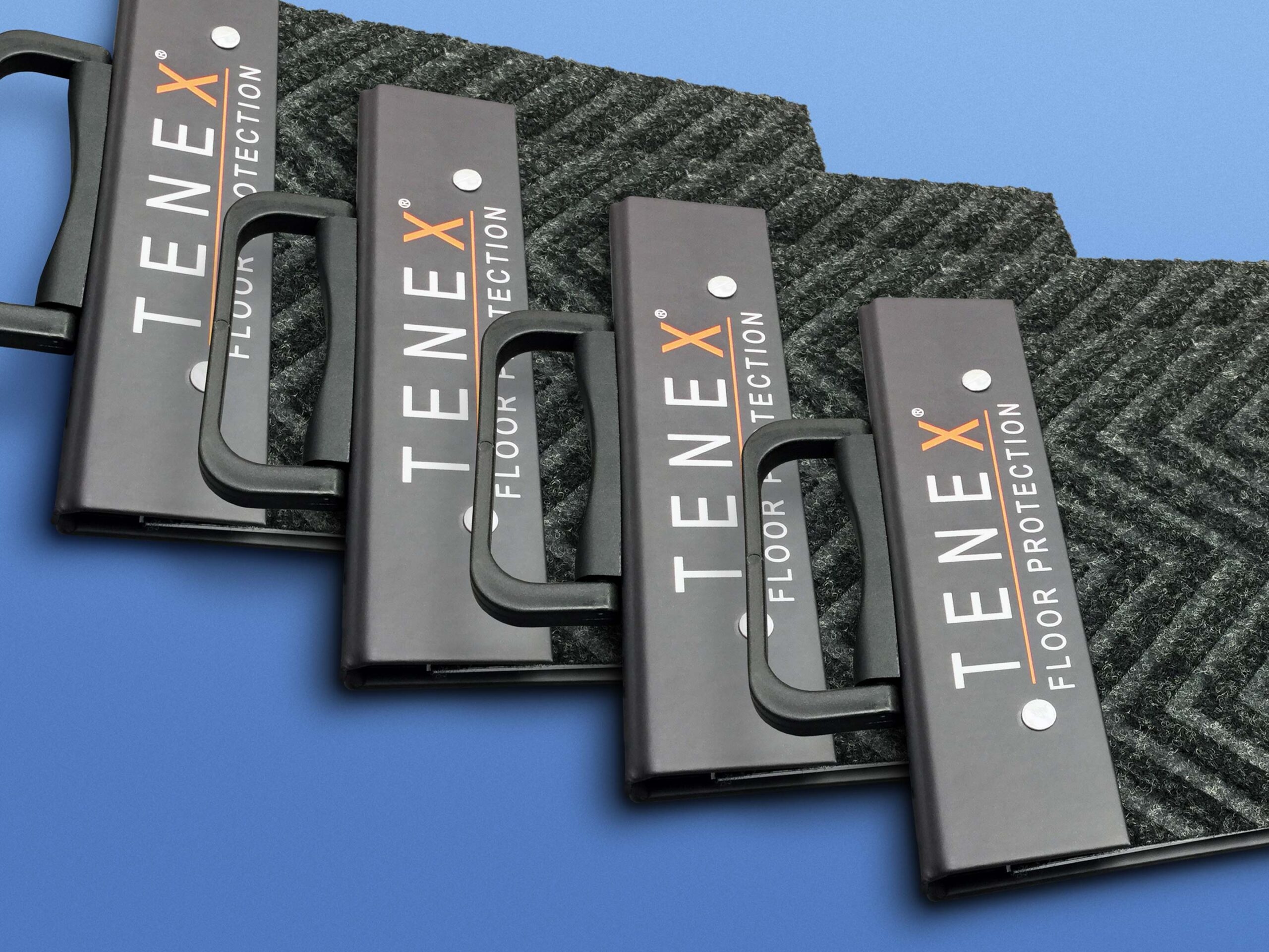 Close-up handles for strap sets